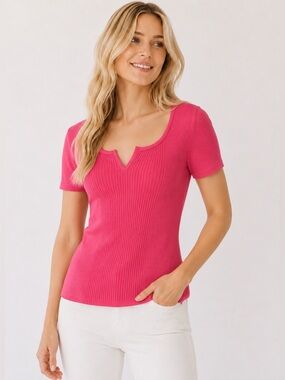Marsh Landing Pink Ribbed Short Sleeve Top